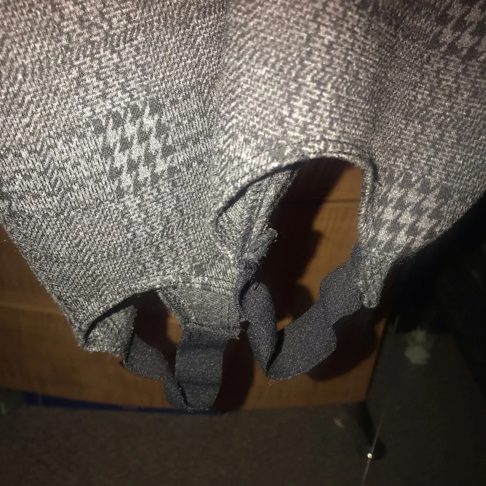 Womens black & gray plaid stirrup pants Size Large 10-12